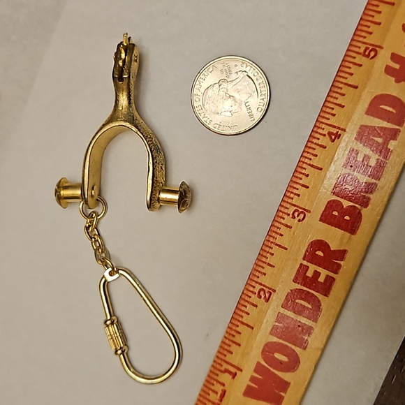 Vintage Golden Spur Keychain - Picture 4 of 4